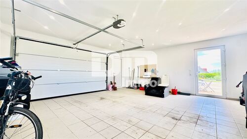 Doppelgarage / Zugang Terrasse - 