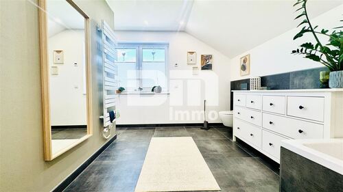 OG / DG Badezimmer / Wanne / Dusche - 