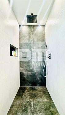 OG / DG Badezimmer / Wanne / Dusche - 