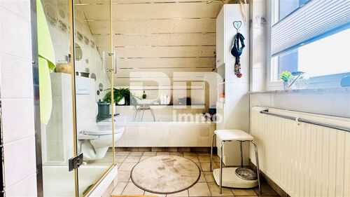 OG / DG Badezimmer / Dusche / Wanne - 