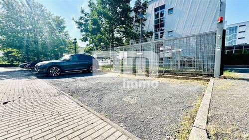Optional Stellplätze am Gebäude 4x - 