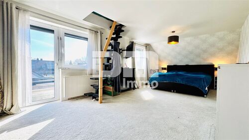 OG Wohnzimmer / Schlafzimmer / Aufgang DG - 