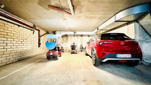 Tiefgaragenstellplatz - 