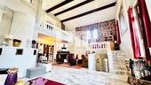 EG Wohnbereich / Gallerie mit Empore und Kamin - 
