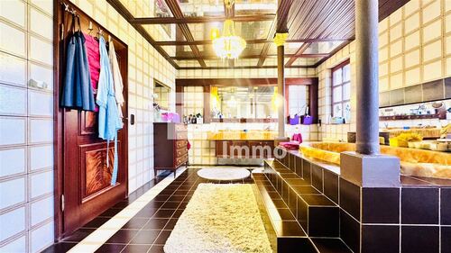 OG Badezimmer / Badewanne / Dusche / Bidet - 