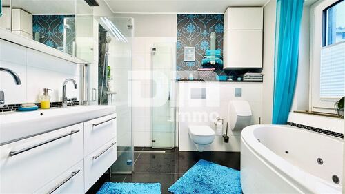 WE1 EG Badezimmer / Wanne / Dusche ebenerdig - 