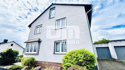 Frontansicht - 8 Zimmer Zweifamilienhaus zum Kaufen in Trendelburg
