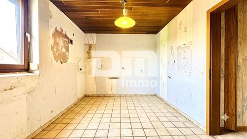 Wohnhau OG/DG ehem. Küche / Optional Schlafzimmer - 