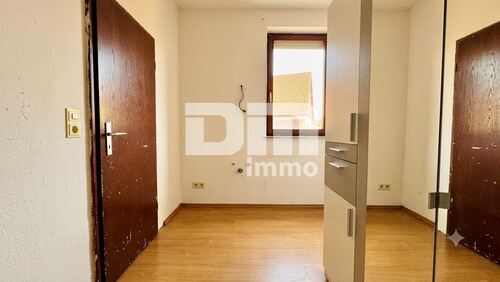 Wohnhaus EG Ankleide / Büro / Gäste - 