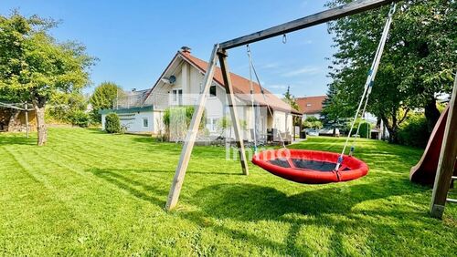 Gartenbereich neben dem Haus - 