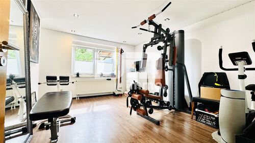 EG Schlafzimmer / mit Ankleide / Zugang Bad - 