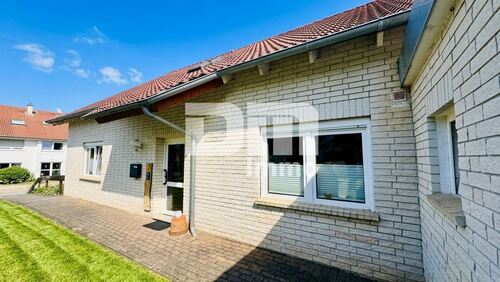 Seitenansicht - Einfamilienhaus mit 185,00 m&sup2; in Allendorf (Eder) zum Kaufen