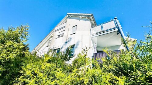 Seitenansicht - Etagenwohnung mit 75,01 m&sup2; in Bad Emstal zum Kaufen