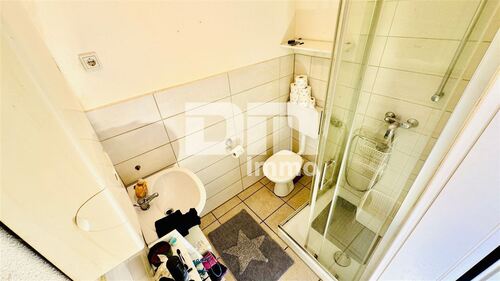 Nebengebäude WE links EG Bad / Dusche - 