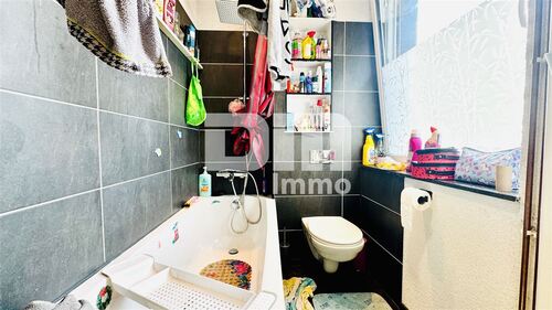 Haupthaus links OG Badezimmer / Wanne - 
