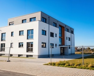 ***Helle 4-Zimmer-Souterrainwohnung im energieeffizienten KfW-40-Plus-Gebäude*** - Hochheim am Main