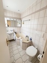 Badezimmer Erdgeschoss - 5 Zimmer Einfamilienhaus in Mainz