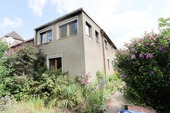 Haus straßenseitig rechts - 7 Zimmer Zweifamilienhaus zum Kaufen in Zörbig