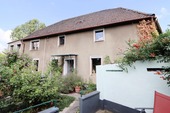 Haus gartenseitig rechts - 7 Zimmer Zweifamilienhaus in Zörbig