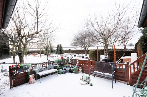 Garten aus Terrassensicht - 