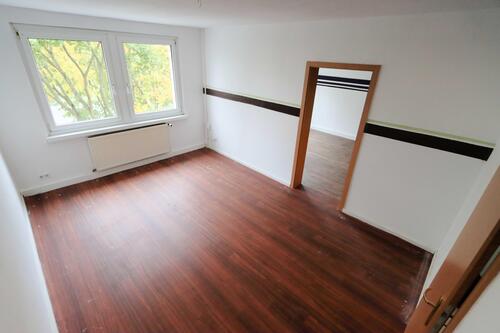 2. OG WHG li Wohnzimmer - Etagenwohnung mit 45,00 m&sup2; in Bernburg zum Kaufen