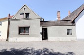 Haus straßenseitig rechts - 7 Zimmer Zweifamilienhaus zum Kaufen in Roitzsch