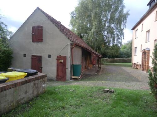 Innenhof mit Nebengebäude - 