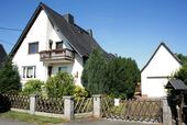 Haus mit Garage - Klasse Anwesen als Wohlfühloase