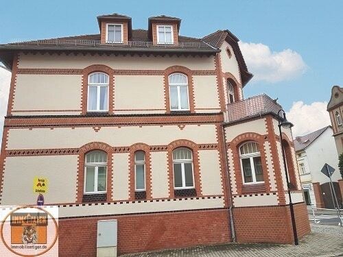 Straßenansicht - links - 