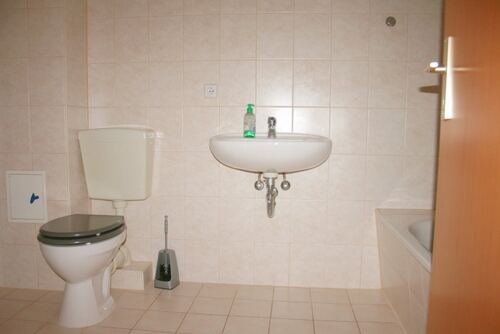 Bad - Dachgeschoßwohnung mit 89,75 m² in Wittichenau zur Miete