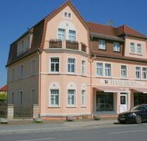 Schicke Dachgeschosswohnung mit EBK! - Bernsdorf