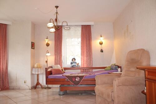 Wohnzimmer - 7 Zimmer Einfamilienhaus in Löbau