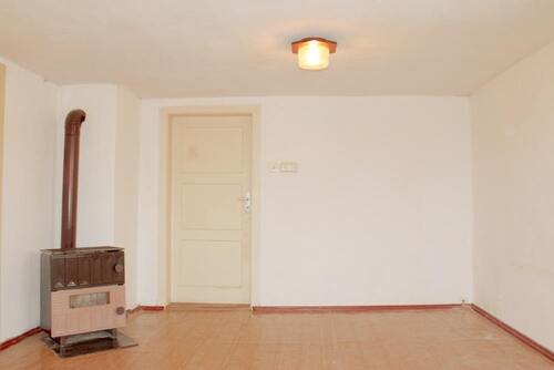 Wohnzimmer - 4 Zimmer Etagenwohnung zur Miete in Kubschütz