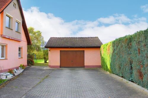 Einfahrt - 5 Zimmer Doppelhaushälfte in Göda