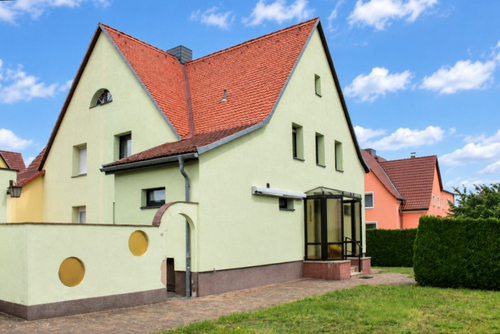 Hauseingang - Modernisierte Doppelhaushälfte im Herzen von Lauta