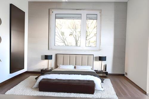 Schlafen visuell eingerichtet - 4 Zimmer Etagenwohnung zum Kaufen in Bernsdorf