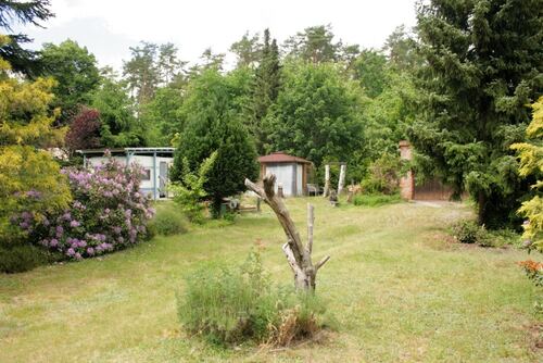 Grundstück mit Campingwagen, Pavillon und Garage - Wochenendgrundstück auf Bauland