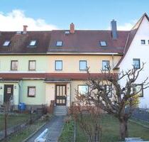 Wilthen - Eigenheim mit zwei Garagen und Garten