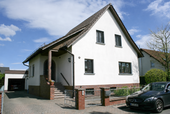 Vorderansicht Haus - Traumhaftes Domizil in ruhiger Lage