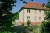 Straßenansicht - Landliches Domizil mit viel Grün!