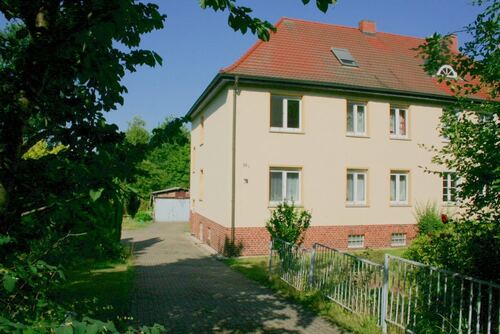 Straßenansicht - Landliches Domizil mit viel Grün!