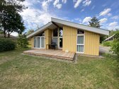 Ansicht Haus Terrasse und Garten (Südseite) - 3 Zimmer Ferienhaus in Mirow