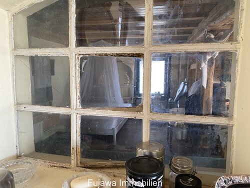 historisches Fenster im Hofladen - 