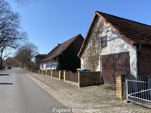 Garage Straßenansicht - 