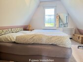 Helles Dachgeschoss-Schlafzimmer - 