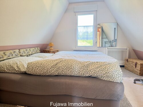 Helles Dachgeschoss-Schlafzimmer - 