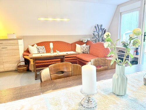 Helles Wohnzimmer mit direktem Terrassenzugang (Eingang) - 