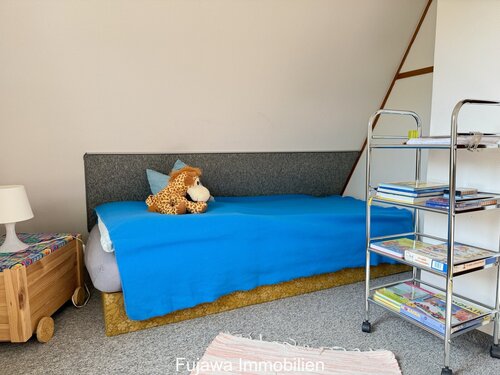 Kinderzimmer mit Dachschräge - 