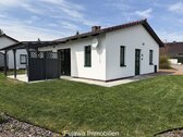 Bungalow mit überdachter Terrasse Ansicht Süd-Ost - 3 Zimmer Bungalow in Mirow