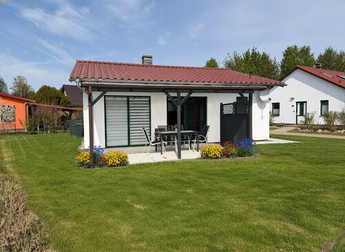 Haus mit Terrasse und Garten Südseite - Bungalow in Fleeth zu verkaufen Investitions- und Eigennutzungsobjekt nahe dem Vilzsee